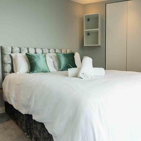 Gunwharf Quays Apartments 포츠머스 외부 사진