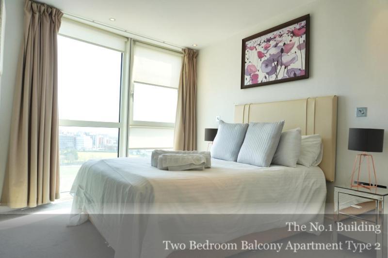 Gunwharf Quays Apartments 포츠머스 외부 사진