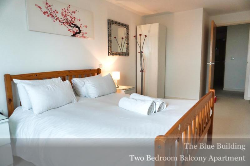 Gunwharf Quays Apartments 포츠머스 외부 사진
