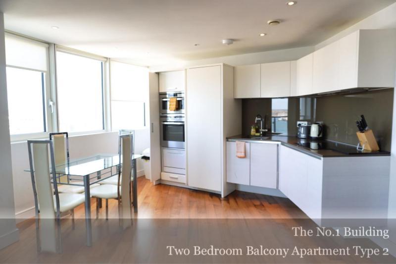 Gunwharf Quays Apartments 포츠머스 외부 사진