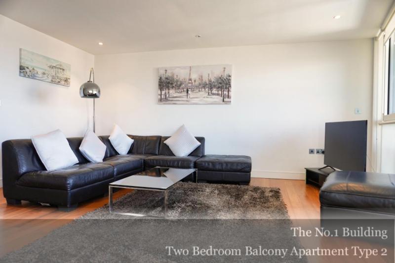 Gunwharf Quays Apartments 포츠머스 외부 사진