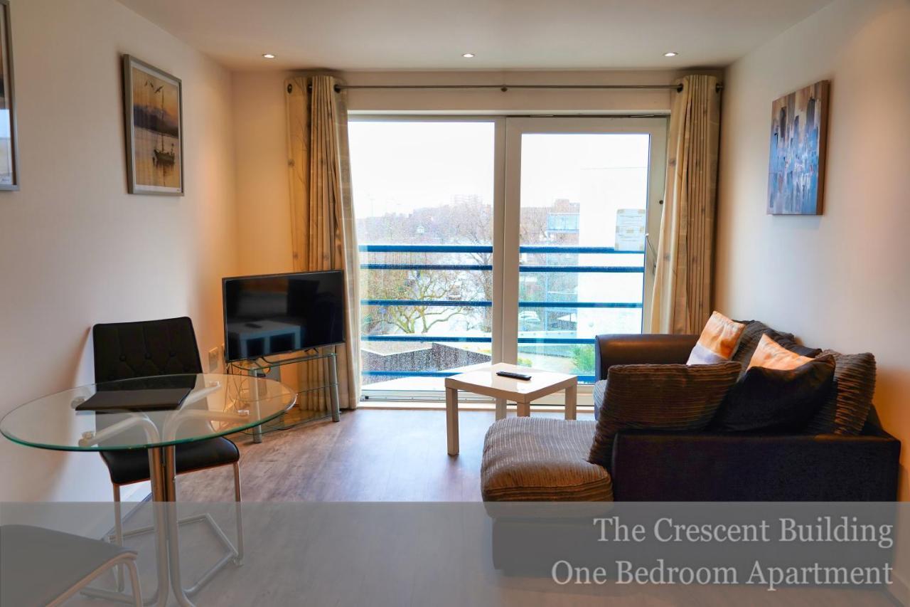 Gunwharf Quays Apartments 포츠머스 외부 사진