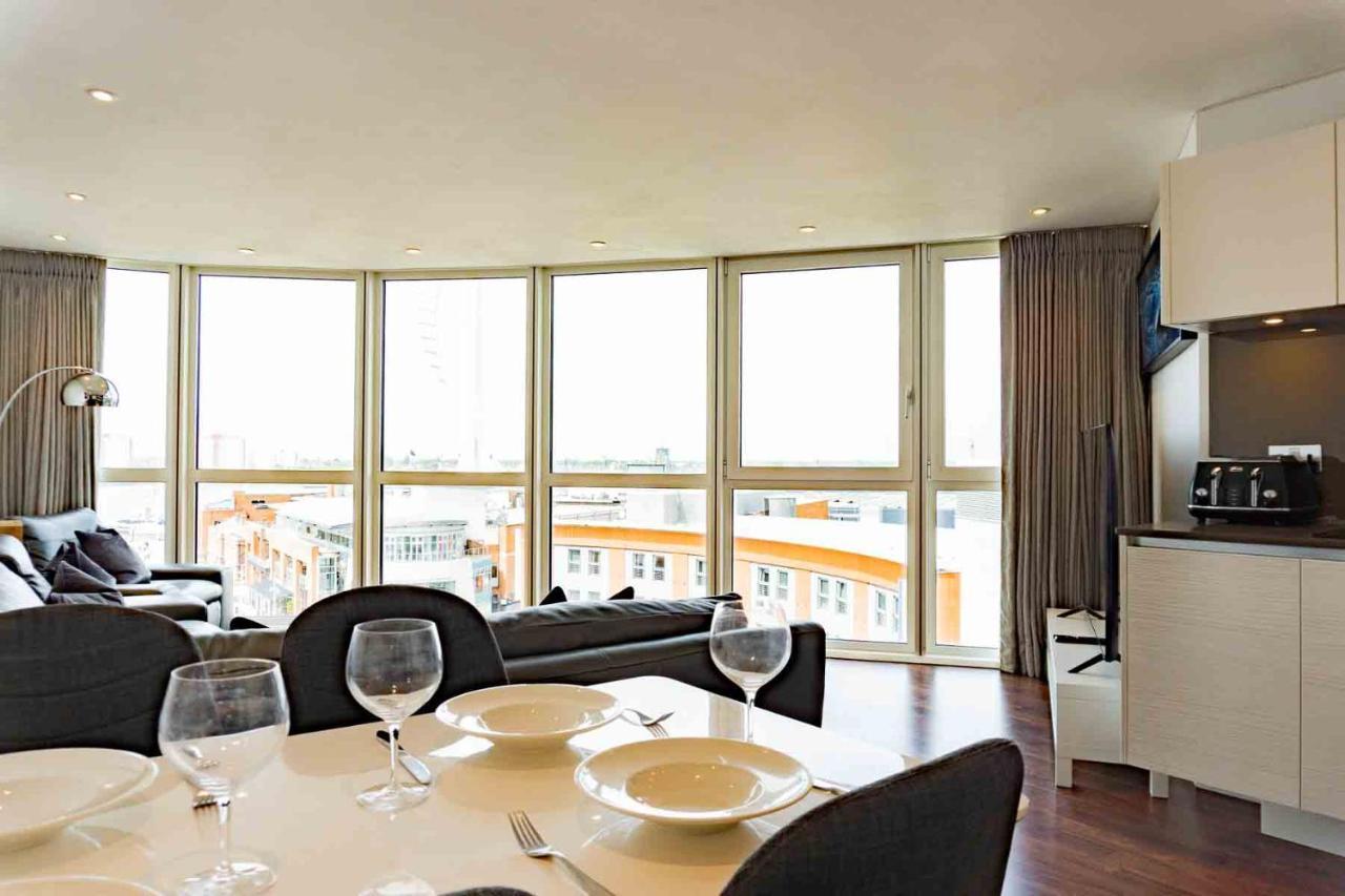 Gunwharf Quays Apartments 포츠머스 외부 사진