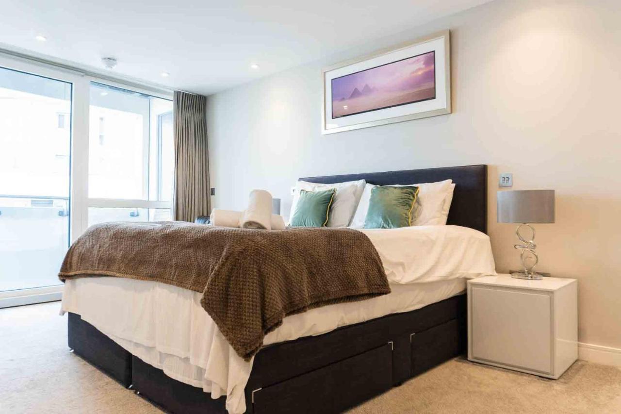Gunwharf Quays Apartments 포츠머스 외부 사진