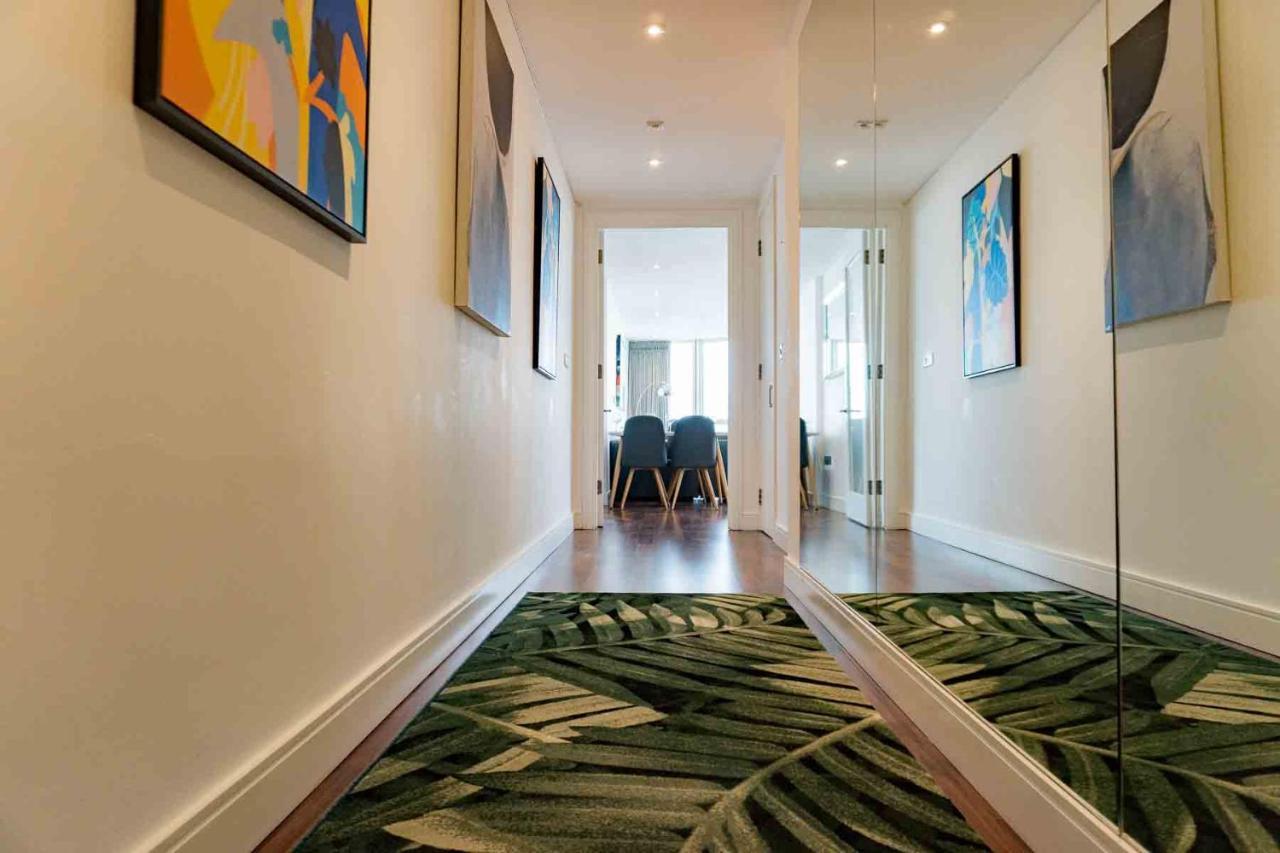 Gunwharf Quays Apartments 포츠머스 외부 사진