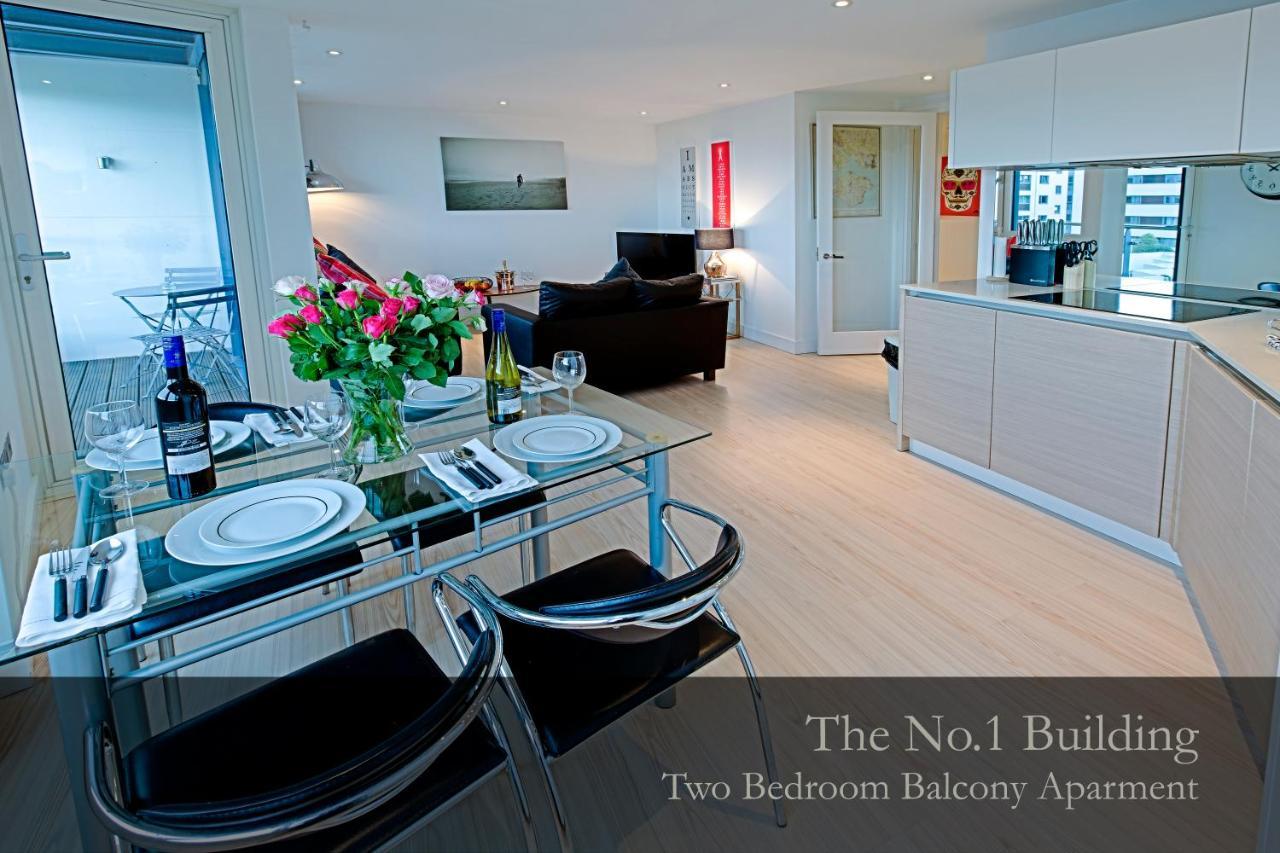 Gunwharf Quays Apartments 포츠머스 외부 사진